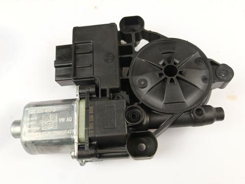 Used Right rear window motor SEAT ARONA (KJ7, KJP) 1.0 TSI (95 hp) 28421094