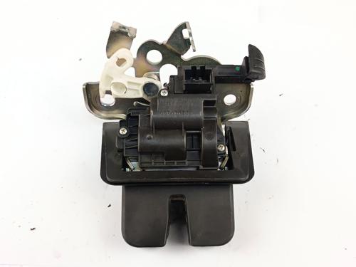 Used Tailgate lock AUDI A3 (8V1, 8VK) 1.6 TDI (110 hp) 31680506