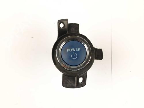 switch-toyota-c-hr-_x1_-2016-32147241 main image