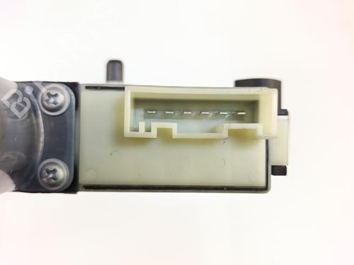 Left front window motor BMW 1 (F40) 118 i | BP34704687E21 - Image 3