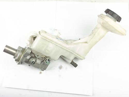 Brake master cylinder NISSAN QASHQAI II (J11, J11_) 1.3 DIG-T | BP30396577M77 