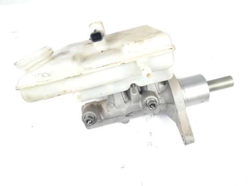 Used Brake master cylinder Brake master cylinder RENAULT MASTER III Van (FV) 2.3 dCi 125 FWD (FV0C, FV0D, FV0G, FV0H, FV0J, FV0K,... (125 hp) 19677884 19677884