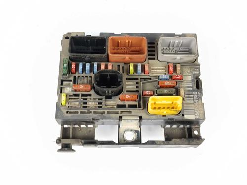 Used Fuse box Fuse box PEUGEOT 407 (6D_) 2.0 HDi 135 (6DRHRH, 6DRHRE, 6DRHRG, 6DRHRJ) (136 hp) 34715953 34715953