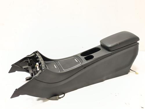 Used Armrest / Center console MERCEDES-BENZ CLA Coupe (C117) CLA 200 CDI / d (117.308) (136 hp) 29123641