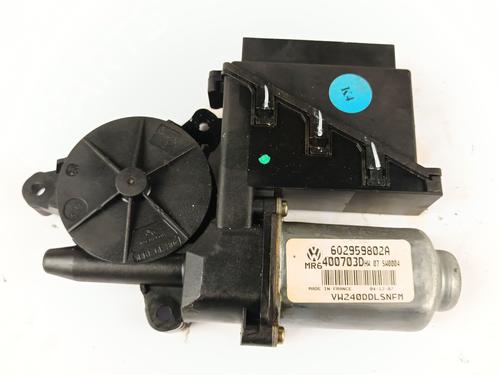 Rudehejsemotor forskærm venstre VW POLO IV (9N_, 9A_) 1.4 16V (75 hp) 28471834