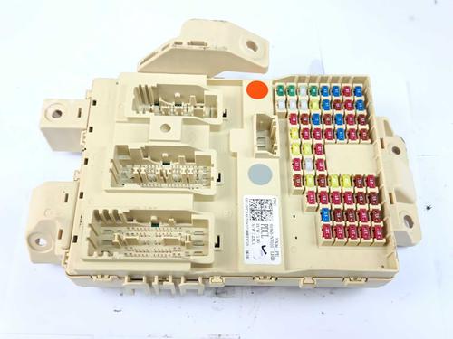 Used Fuse box Fuse box 32133571 32133571