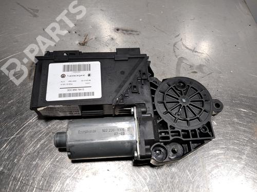 Used Right rear window motor VW TOUAREG (7LA, 7L6, 7L7) [2002-2013]  9982952