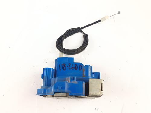 front-right-lock-fiat-500l-351_-352_-2012-32760611 main image