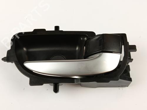Used Rear right interior door handle TOYOTA YARIS (_P13_) 1.5 Hybrid (NHP130_, NHP130) (101 hp) 28514863