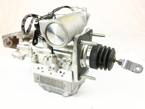 Used Brake master cylinder TOYOTA YARIS (_P13_) 1.5 Hybrid (NHP130_, NHP130) (101 hp) 28514893