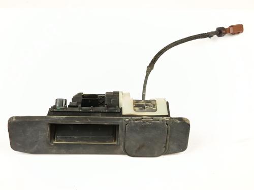 Trunk håndtak MERCEDES-BENZ A-CLASS (W177) A 180 d (177.010) (116 hp) 28025827