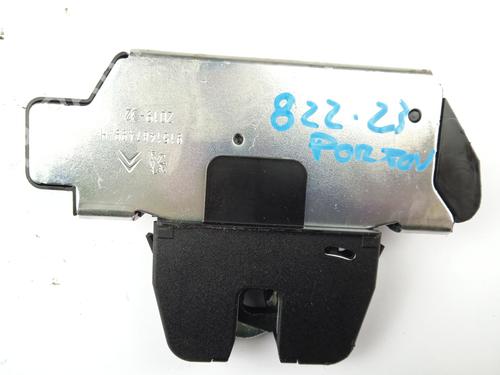 Tailgate lock PEUGEOT 208 II (UB_, UP_, UW_, UJ_) 1.2 PureTech 100 (101 hp) 16935279