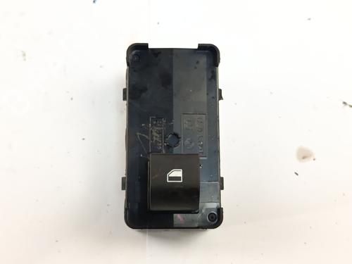 Used Left rear window switch HYUNDAI TUCSON (NX4E, NX4A) 1.6 T-GDi (150 hp) 32147250