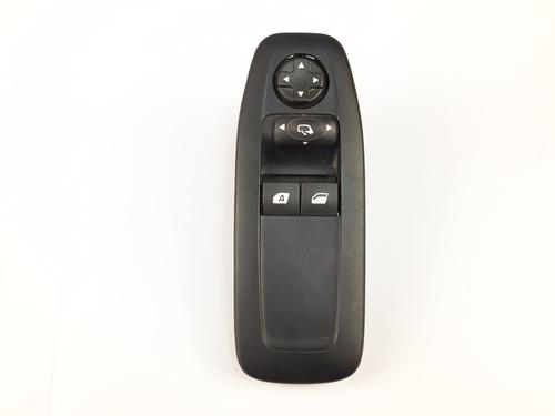Used Left front window switch Left front window switch PEUGEOT 2008 II (UD_, US_, UY_, UJ_, UR_, UC_) 1.5 BlueHDI 100 (102 hp) 33873648 33873648