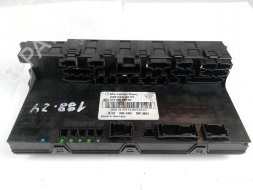 Used Fuse box Fuse box 18526844 18526844