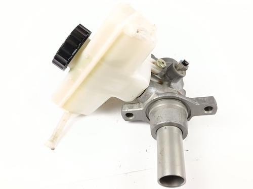 Used Brake master cylinder MERCEDES-BENZ C-CLASS (W205) C 220 BlueTEC / d (205.002, 205.004) (170 hp) 26295344