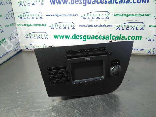radio-seat-leon-1p1-1p1035186b-49071p0540507-2005-2006-2007-2008-2009-2010-2011-2012-2013-14353299 main image