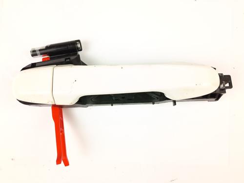 Used Rear right exterior door handle TOYOTA YARIS (_P13_) 1.5 Hybrid (NHP130_, NHP130) (101 hp) 28514859