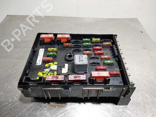 Used Fuse box Fuse box 9978820 9978820