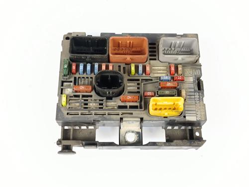 Used Fuse box Fuse box PEUGEOT 407 (6D_) 2.0 HDi 135 (6DRHRH, 6DRHRE, 6DRHRG, 6DRHRJ) (136 hp) 34715953 34715953