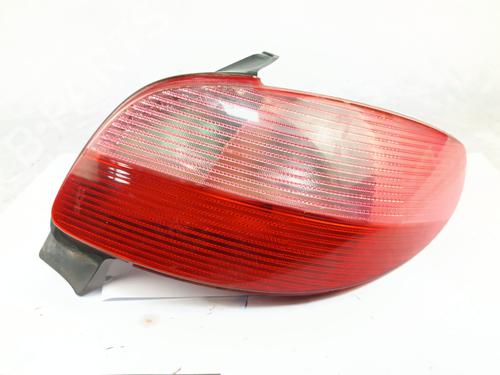 Piloto trasero derecho PEUGEOT 206 Hatchback (2A/C) 1.4 i (75 hp) 30777502