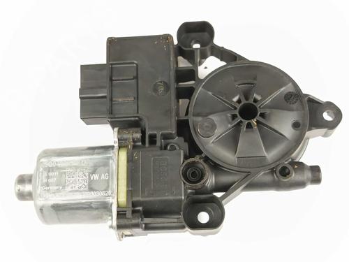 Motor do elevador de vidro trás direito Motor do elevador de vidro trás direito SEAT LEON Sportstourer (KL8, KLD) 1.5 eTSI (150 hp) 28620878 28620878