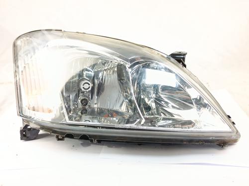 Used Right headlight TOYOTA COROLLA (_E12_) 2.0 D-4D (CDE120R, CDE120L_) (116 hp) 31801459