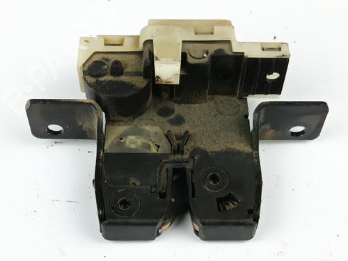 Used Tailgate lock RENAULT CLIO III (BR0/1, CR0/1) 1.2 16V (BR02, BR0J, BR11, CR02, CR0J, CR11) (75 hp) 27355263