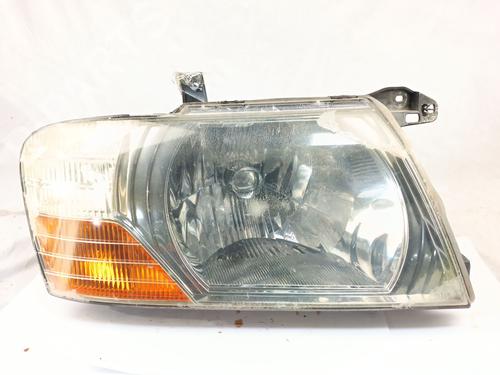 Højre forlygte MITSUBISHI PAJERO III (V7_W, V6_W) 2.5 TDi (V64W, V74W) (115 hp) 31799756