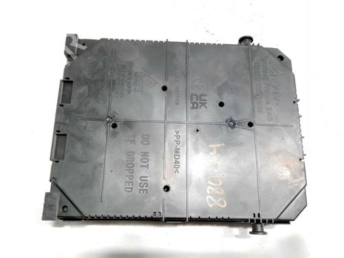 Used Fuse box Fuse box 22741175 22741175