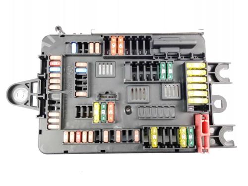 Used Fuse box Fuse box 20313110 20313110