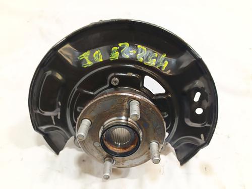 Used Left front steering knuckle TOYOTA YARIS (_P13_) 1.5 Hybrid (NHP130_, NHP130) (101 hp) 28514873