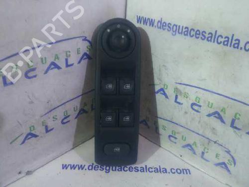 Used Left front window switch Left front window switch RENAULT CAPTUR I (J5_, H5_) [2013-2026] 9987268 9987268