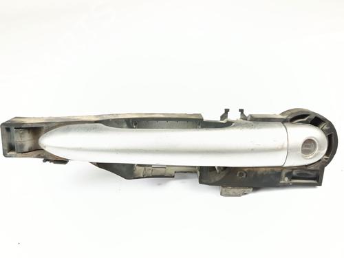 Used Front left exterior door handle RENAULT CLIO III (BR0/1, CR0/1) 1.2 16V (BR02, BR0J, BR11, CR02, CR0J, CR11) (75 hp) 27355267