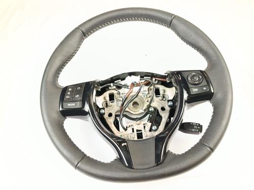 Used Steering wheel TOYOTA YARIS (_P13_) 1.5 Hybrid (NHP130_, NHP130) (101 hp) 28514891