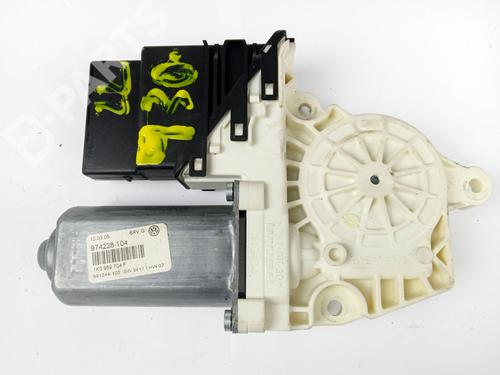 Used Right rear window motor VW PASSAT B6 (3C2) [2005-2010]  11328764