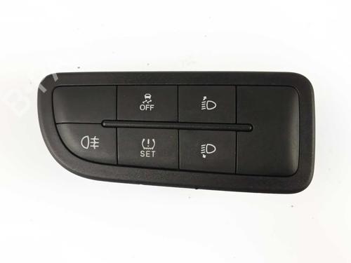 switch-fiat-tipo-saloon-356_-357_-2015-33273813 main image