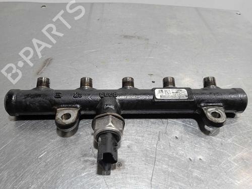 Used Injection rail Injection rail 10016063 10016063