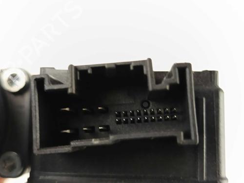 Left front window motor SKODA KAMIQ (NW4) 1.0 TSI | BP38704684E21 - Image 3