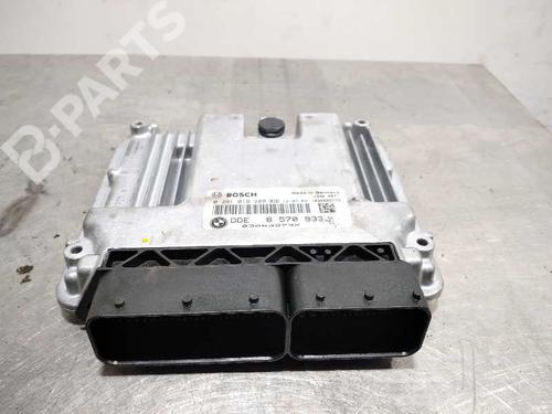 Used Engine control unit (ECU) BMW 3 (F30, F80) 316 d (116 hp) 10092899