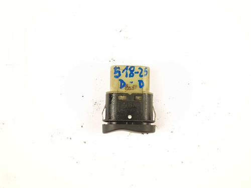 Used Right front window switch Right front window switch FORD FOCUS I Saloon (DFW) 1.8 Turbo DI / TDDi (90 hp) 28515259 28515259