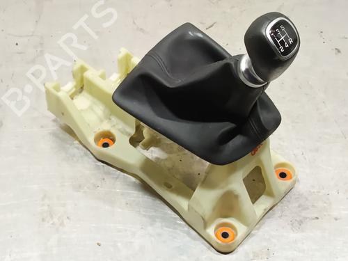 Used Gear lever HYUNDAI BAYON (BC3) 1.2 MPI (84 hp) 29639605