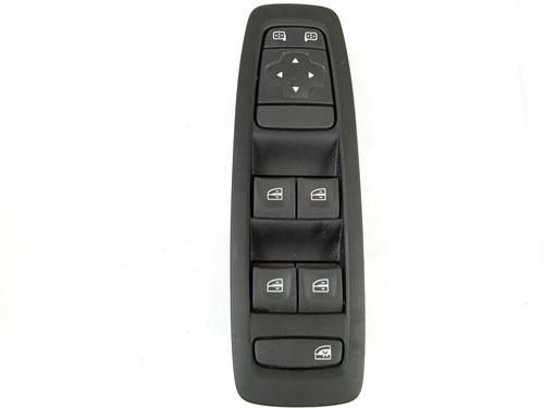 Used Left front window switch Left front window switch RENAULT MEGANE IV Hatchback (B9A/M/N_) 1.5 Blue dCi 115 (B9A6) (116 hp) 10551812 10551812