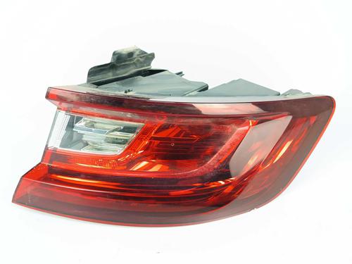 right-taillight-renault-megane-iv-hatchback-b9amn_-2015-40158750 main image