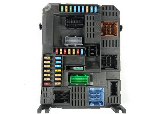 Used Fuse box PEUGEOT 308 II (LB_, LP_, LW_, LH_, L3_) 1.2 THP 110 (110 hp) 10779730
