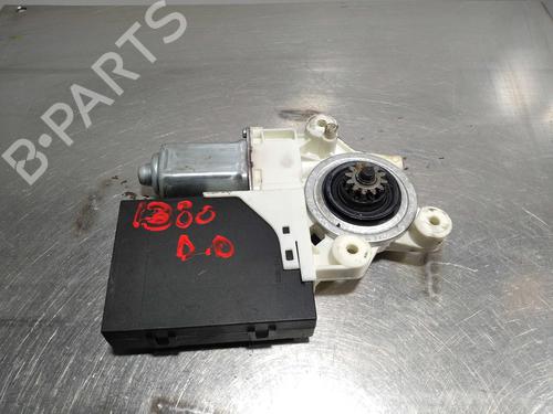 Used Right front window motor Right front window motor VOLVO S40 II (544) 2.0 D (136 hp) 9982547 9982547