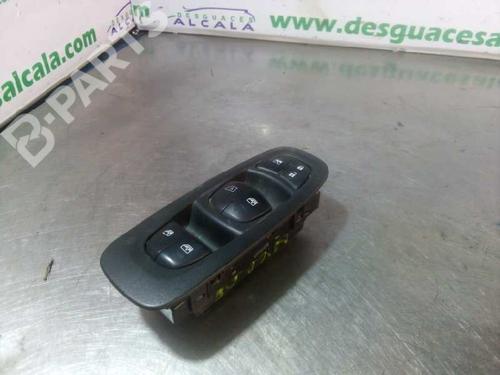Used Left front window switch RENAULT KADJAR (HA_, HL_) [2015-2025]  10930187