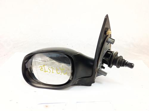 Used Left mirror PEUGEOT 206 Hatchback (2A/C) 1.4 i (75 hp) 30777504