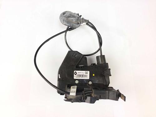 hyre-foran-las-renault-megane-iv-hatchback-b9amn_-2015-36278588 main image