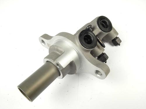 Used Brake master cylinder Brake master cylinder HYUNDAI i30 (PDE, PD, PDEN) [2016-2026] 15588579 15588579